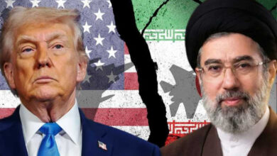 الرئيس الأمريكي والمرشد الإيراني
