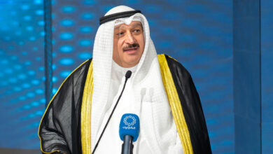 وزير الصحة الدكتور أحمد العوضي